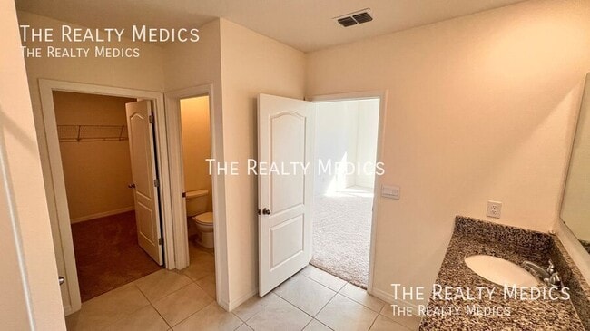 Building Photo - 1830 Hackberry St