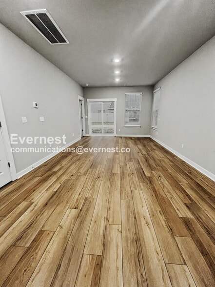 Building Photo - 710 Mickelson Wy