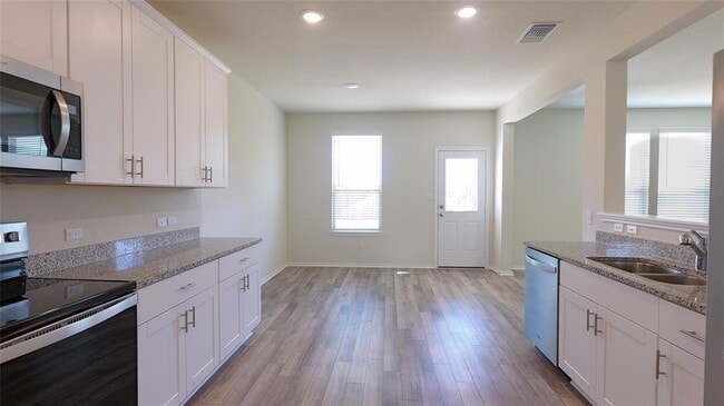 Building Photo - 59 Pacific Loon St