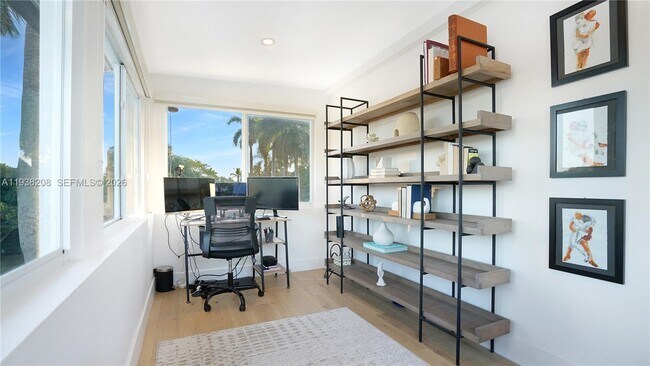 Building Photo - 1201 NE 85th St