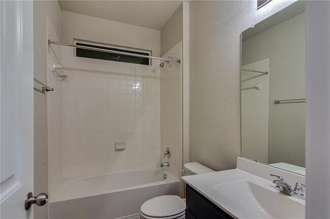 Building Photo - 309 Naset Dr