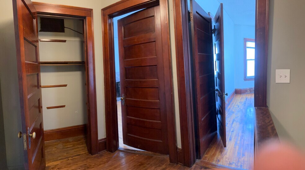 Building Photo - 2600 Emerson Ave S