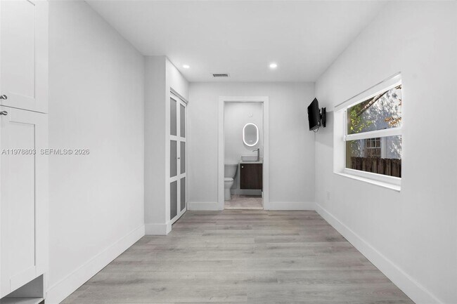 Building Photo - 1262 SW 15th Terrace