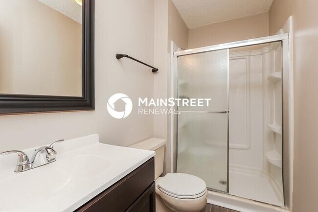 Building Photo - 4 Bedroom Pet-Friendly Home in GOODLETTSVILLE, TN with Main Street Renewal