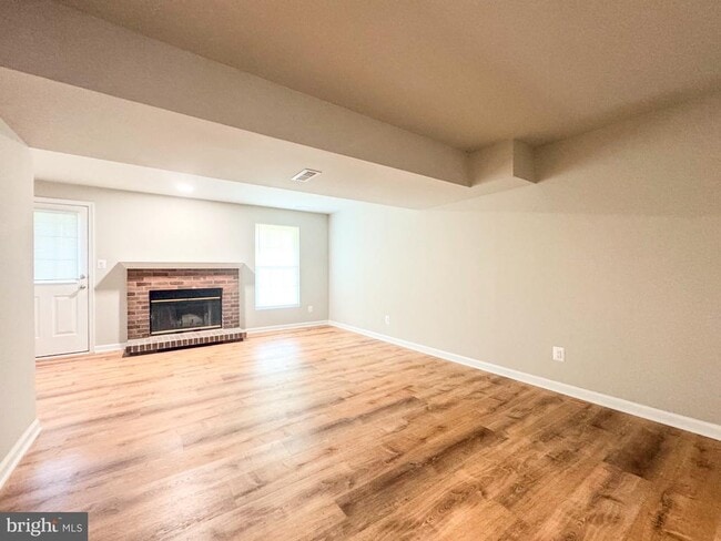 Building Photo - 6337 Littlefield Ct
