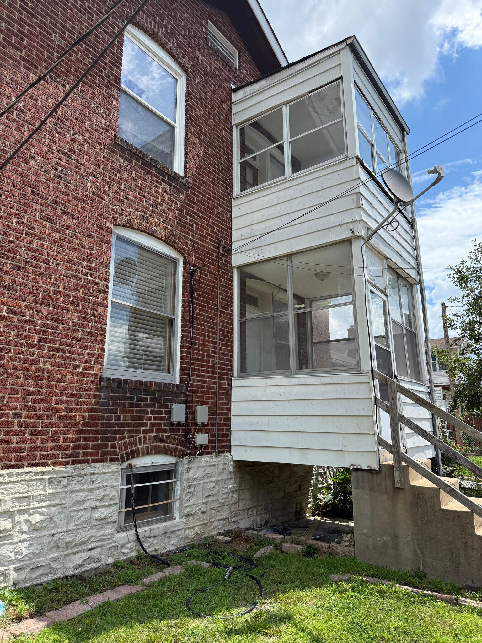 Building Photo - 4606 Wilcox Ave