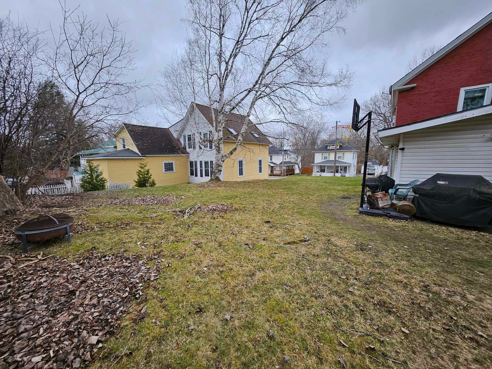 Building Photo - 87 Lincoln Ave