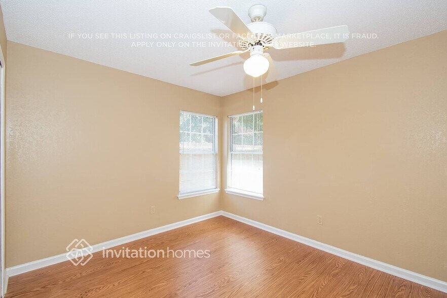 Building Photo - 8258 Lakemont Dr