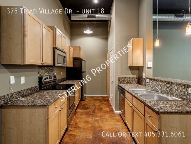 Building Photo - 375 Triad Village Dr