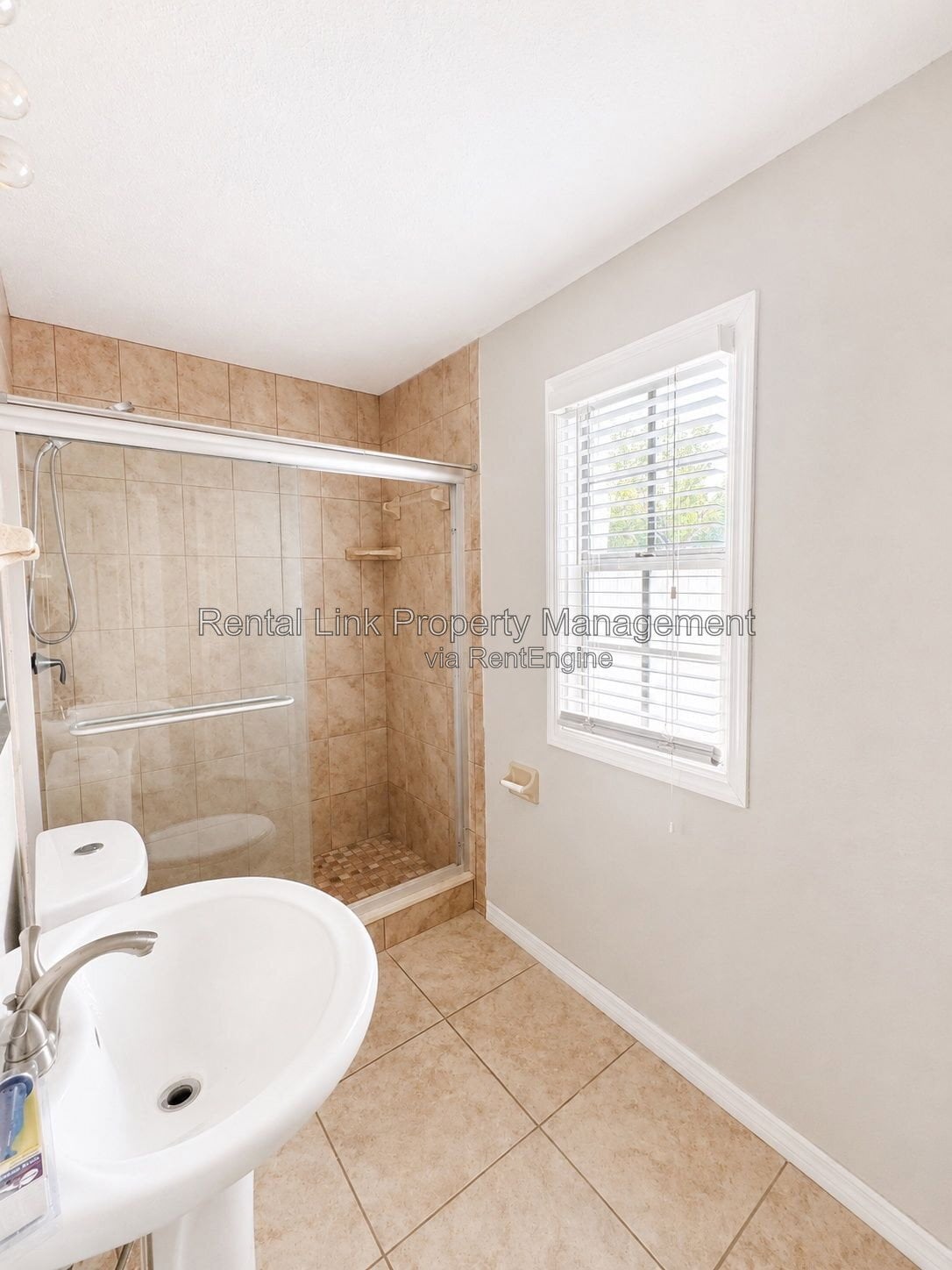 Building Photo - 4728 Beach Dr SE