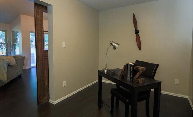 Building Photo - 2910 Rolling Wood Loop