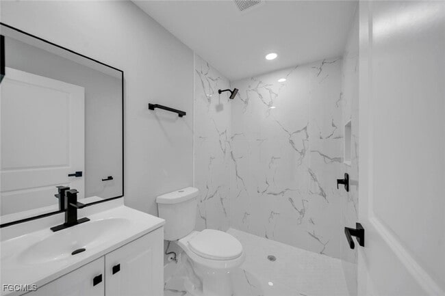 Primary Photo - 3307 40th St W