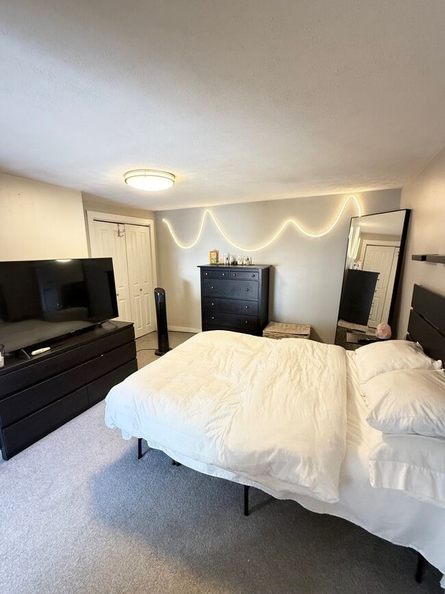 Building Photo - Newly Remodeled 3 Bed Ged 2 Bath Single-Family Home- Modern updates and Prime Location!