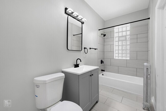 Building Photo - 2826 E 76th Pl Chicago, IL 60649