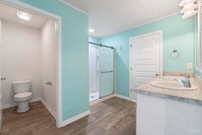 Building Photo - 10609 Queens Gate Cir