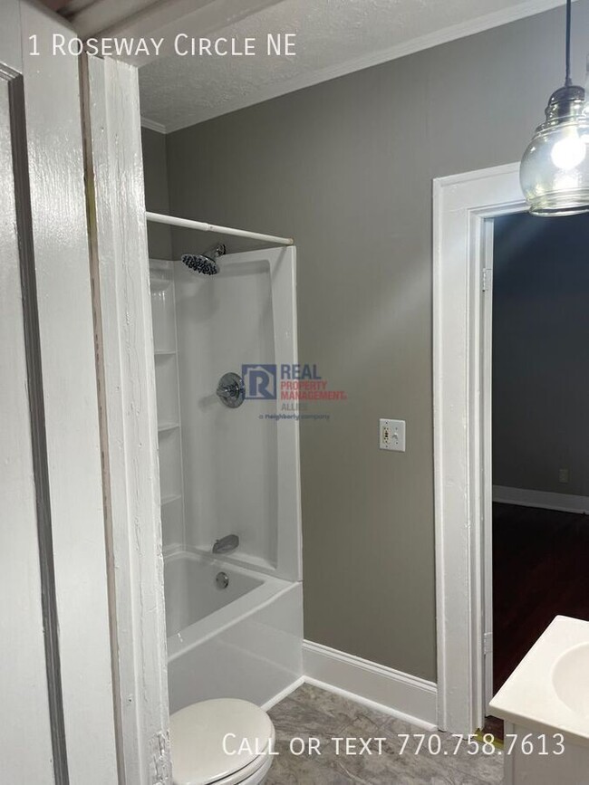 Building Photo - 1 Roseway Cir