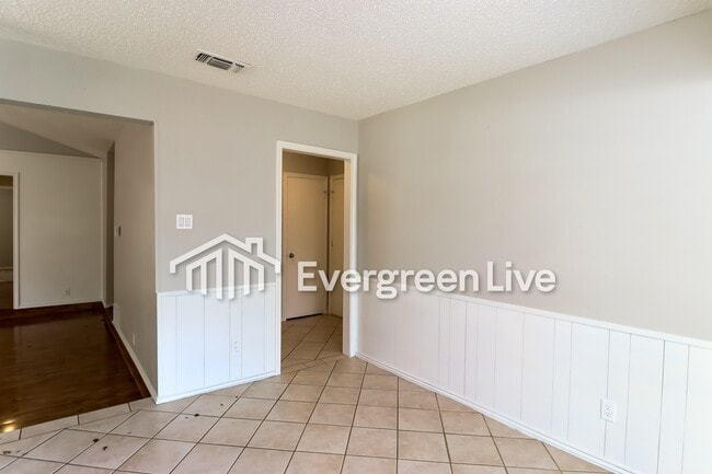 Building Photo - 4203 Blossom Trail