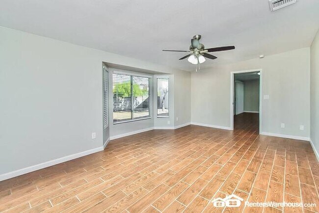 Building Photo - Recently updated 3 Bed, 2 Bath home in Tucson