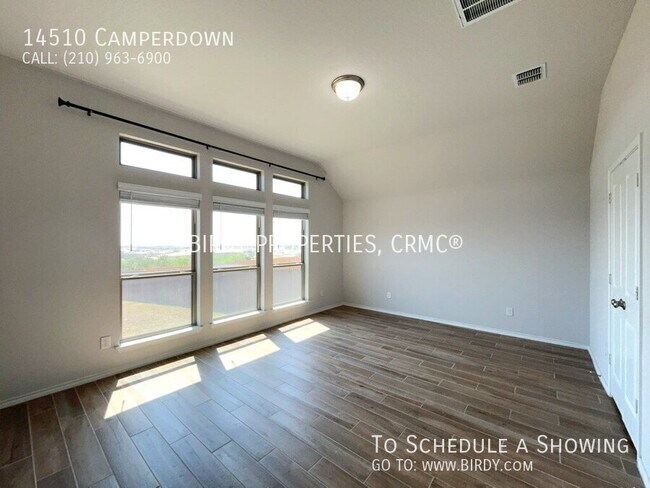 Building Photo - "Spacious 4-Bedroom Haven with 3 Full Bath...