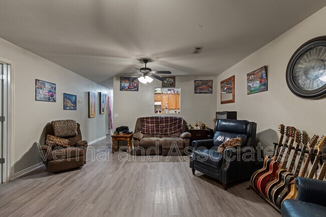 Building Photo - 256 Graystone Cir