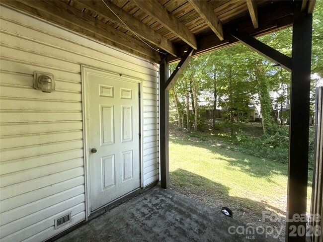 Building Photo - 639 Mountainwater Dr