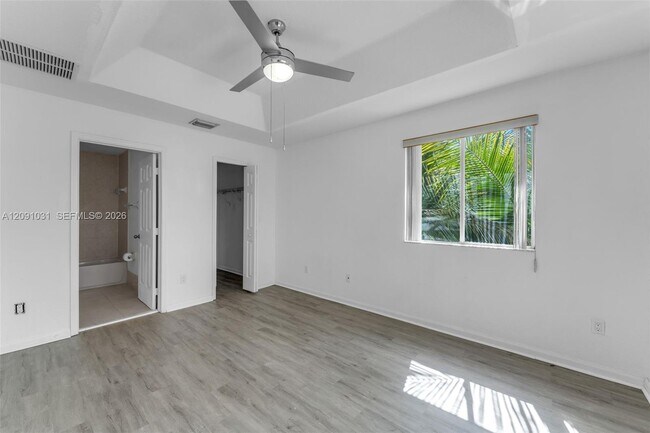 Building Photo - 2712 SE 15th Pl