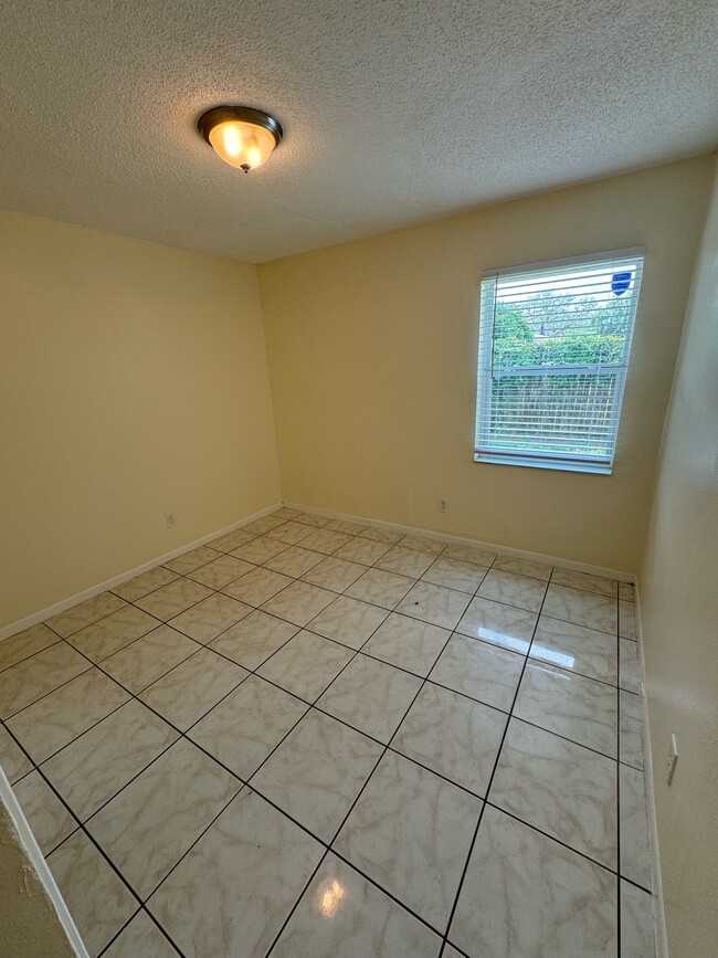 Bedroom - 1411 E 109th Ave