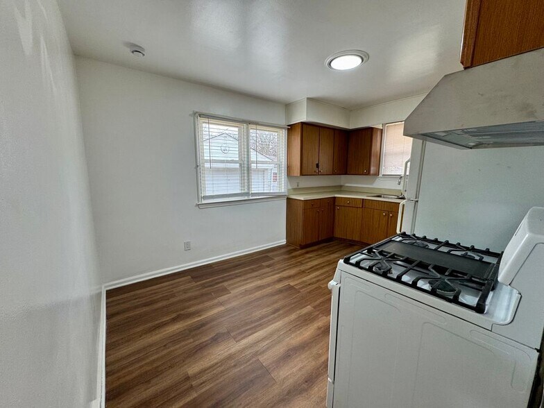 Building Photo - 3734 Capitol Ave