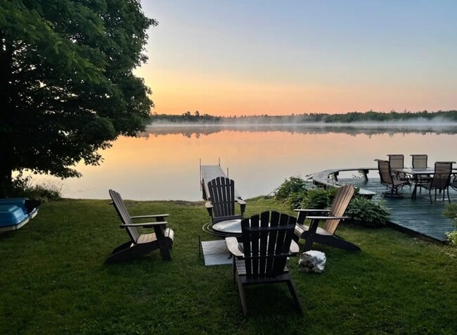 Outdoor Seating - 7590 Barrs Lake Rd