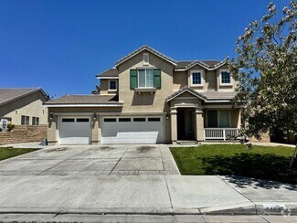 Building Photo - Gorgeous Westside 5 + 3 With Solar - $3700