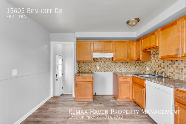 Building Photo - 15605 Benhoff Dr