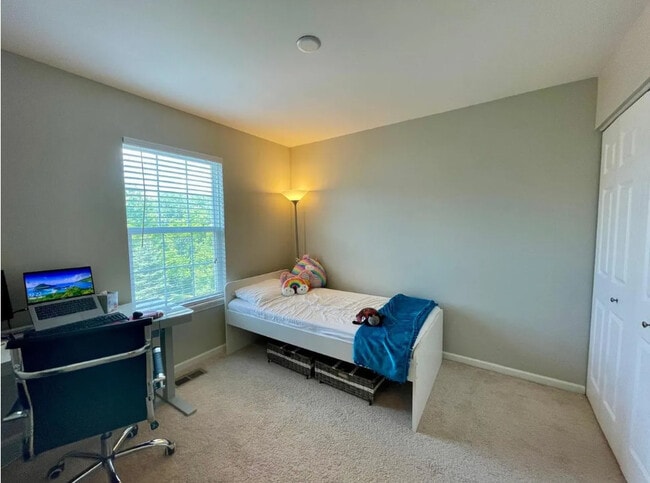 Building Photo - 2889 Henley Ln