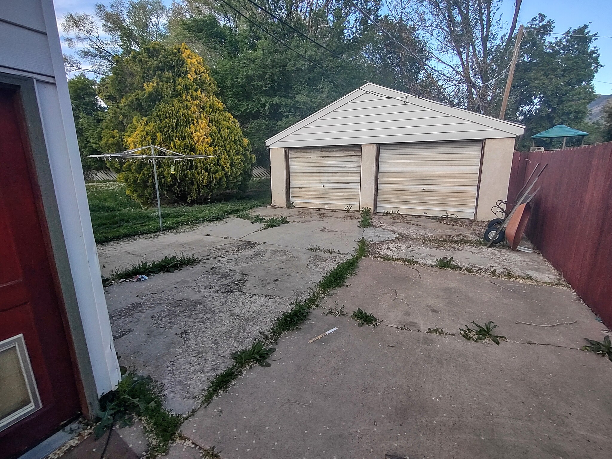 Garage - 1432 Childs Ave