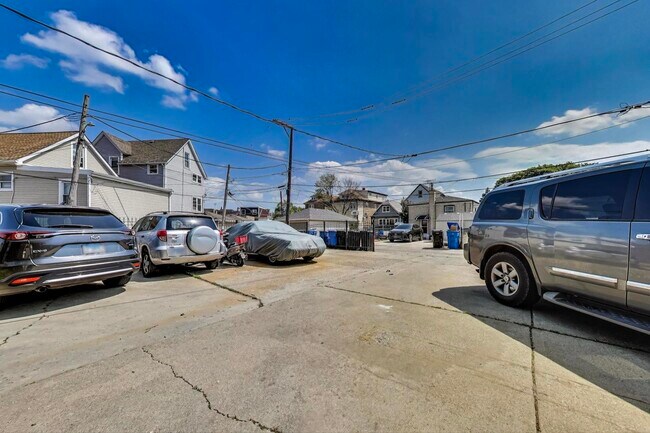 Building Photo - 4641 S Drake Ave
