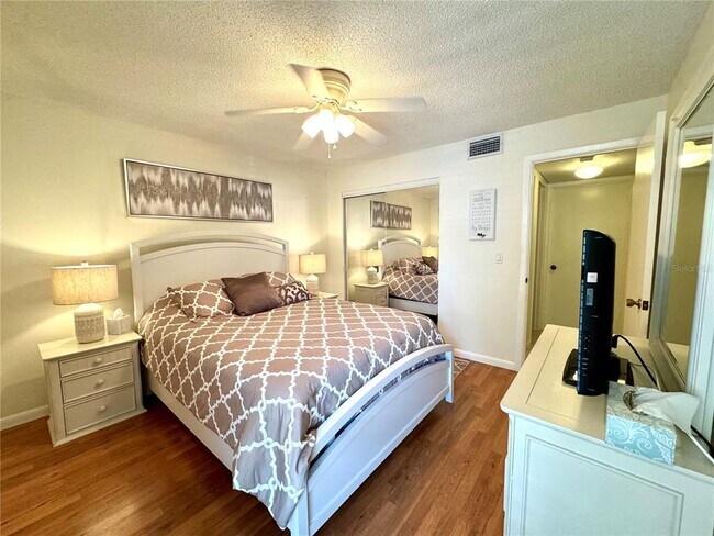 Building Photo - 4409 Longmeadow
