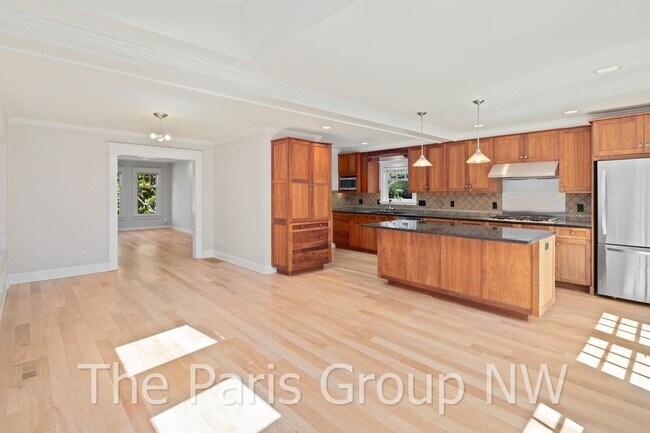 Building Photo - Exceptional Green Lake 3BR * Gorgeous In &...