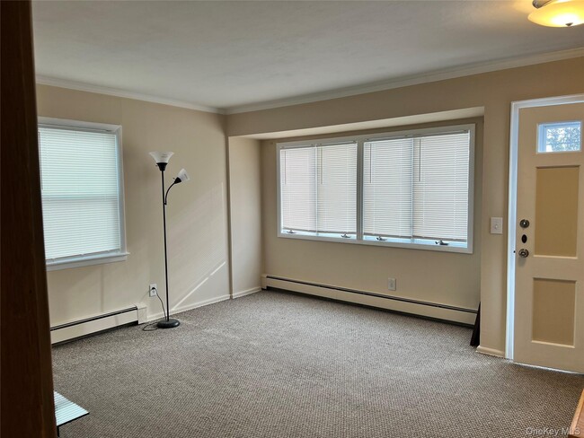 Building Photo - 223 Clay Pitts Rd