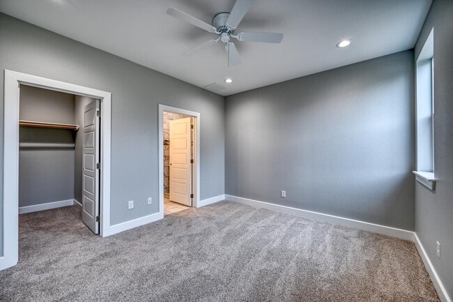 Building Photo - 1915 Willow