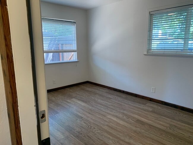 Building Photo - Adorable 3 bedroom home with pool and garden
