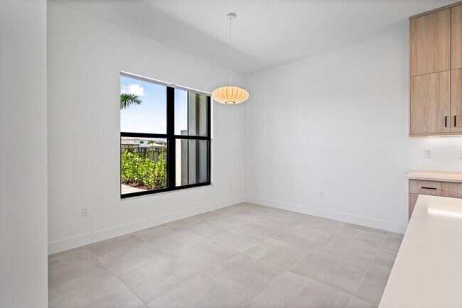 Building Photo - 8311 Essex Country Clb Dr