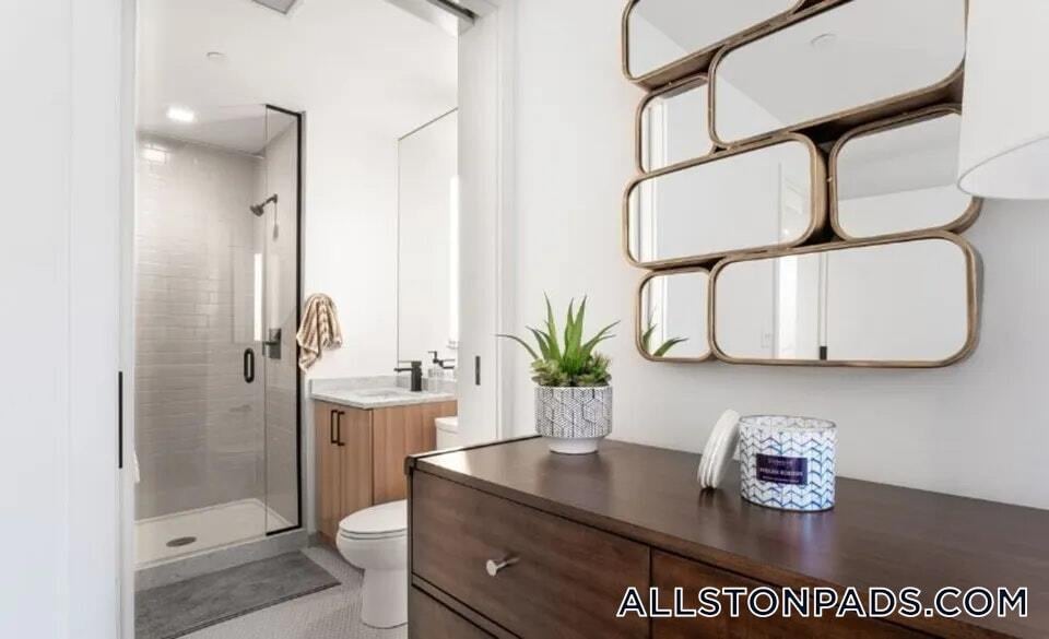 Building Photo - 83 Gardner St