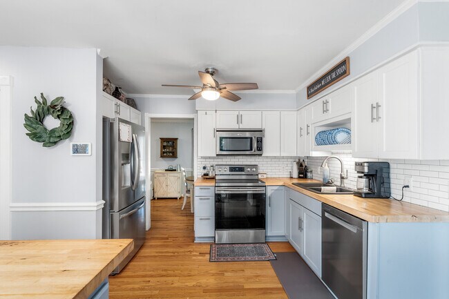 Building Photo - 453 Belinda Pkwy