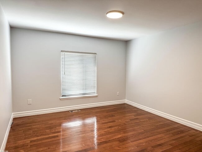Building Photo - 5043 Tyler Dr