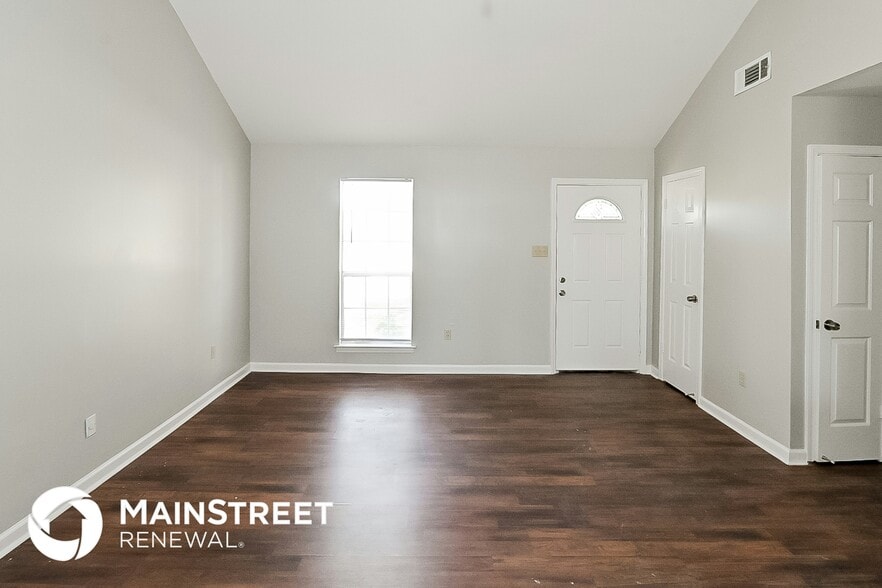 Building Photo - 6464 Elmwood Cove