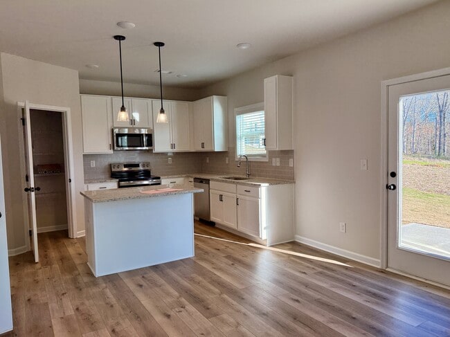 Building Photo - 401 Fox Crk Dr