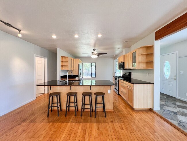 Building Photo - Vineyard-View Retreat with Bonus Room & Exceptional Outdoor Living