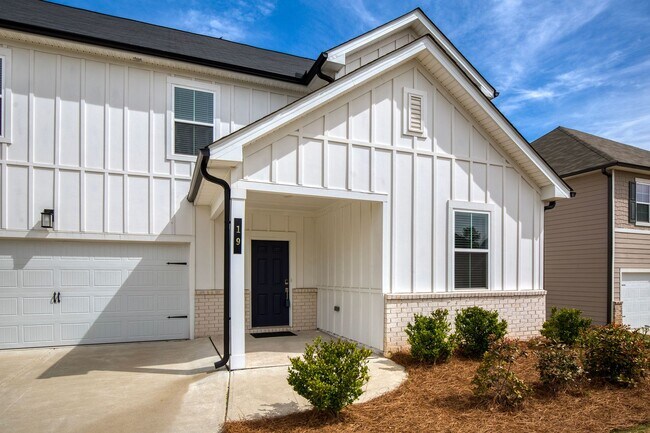 Building Photo - Minutes to Downtown Dawsonville, Rock Creek Park & More—Welcome Home