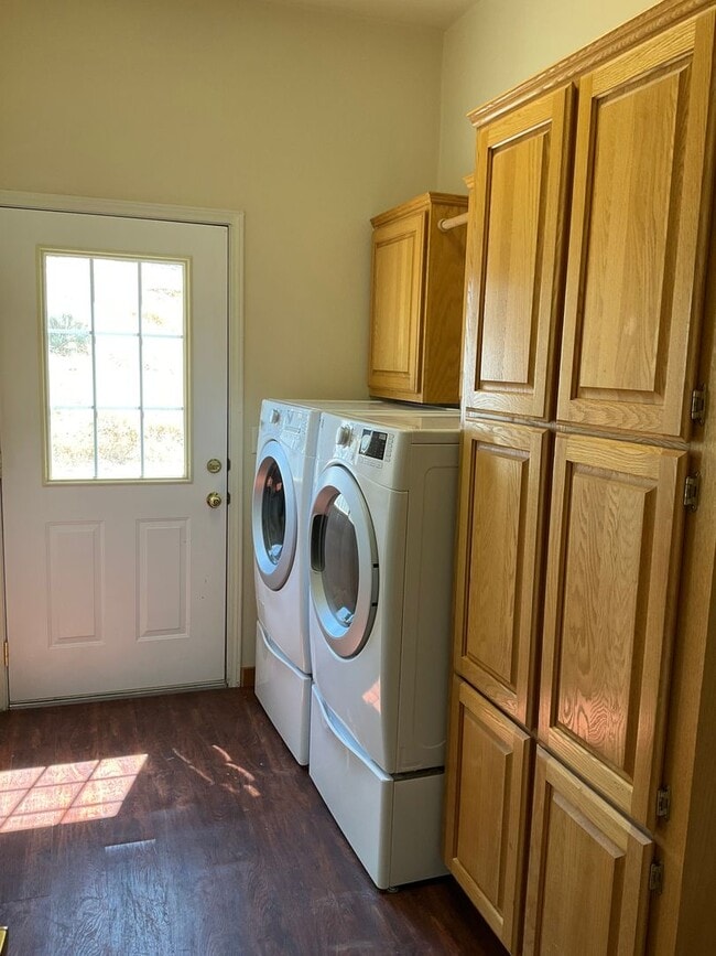 Building Photo - 4 Bed 3 Bath Home with Expansive Country Views!