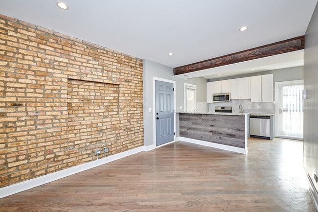 Building Photo - 5709 W Seminole St