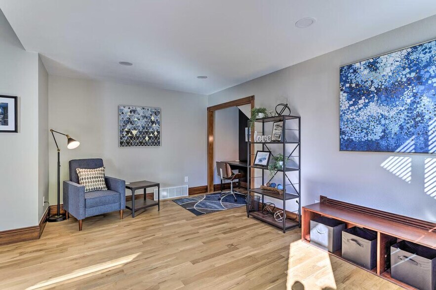 Building Photo - 1533 N Williams St